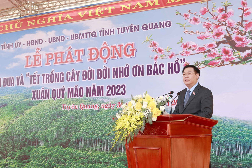 Chủ tịch Quốc hội Vương Đình Huệ phát biểu tại lễ phát động Tết trồng cây . (Ảnh: Doãn Tấn/TTXVN)