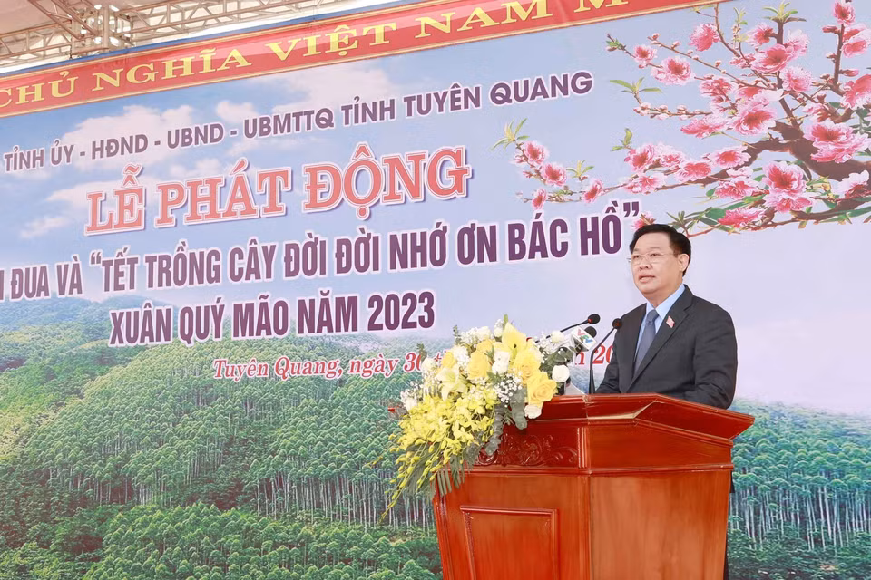 Chủ tịch Quốc hội Vương Đình Huệ phát biểu tại lễ phát động Tết trồng cây . (Ảnh: Doãn Tấn/TTXVN)