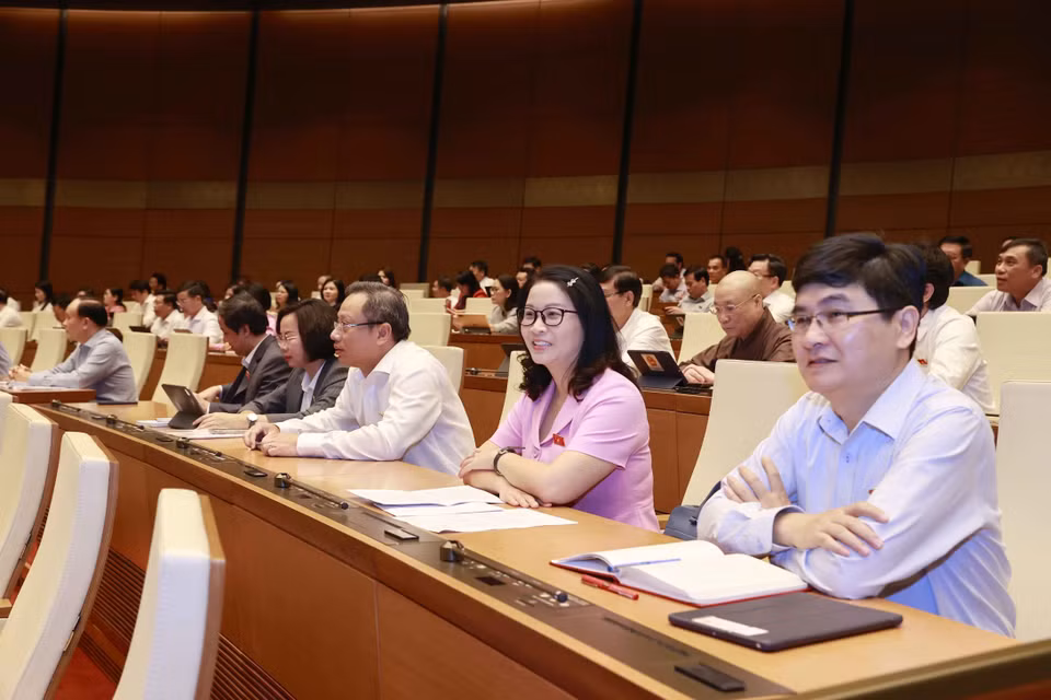 Đoàn Đại biểu Quốc hội thành phố Hà Nội dự phiên họp. (Ảnh: Doãn Tấn/TTXVN)