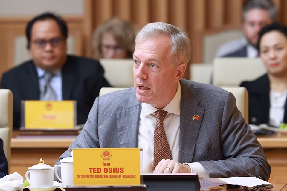 Nguyên Đại sứ Ted Osius, Chủ tịch kiêm Tổng Giám đốc Hội đồng Kinh doanh Hoa Kỳ-ASEAN phát biểu. (Ảnh: Dương Giang/TTXVN)