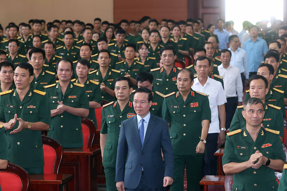 Chủ tịch nước Võ Văn Thưởng đến làm việc với Bộ Tư lệnh Quân khu 2. (Ảnh: Thống Nhất/TTXVN)