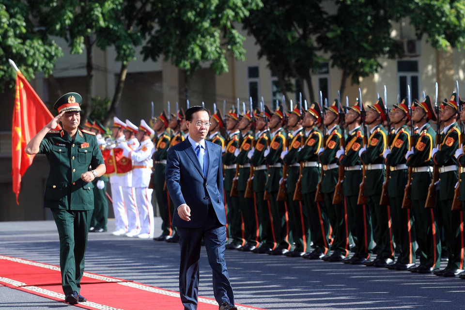 Chủ tịch nước Võ Văn Thưởng duyệt đội danh dự. (Ảnh: Thống Nhất/TTXVN)