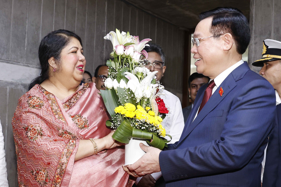 Chiều 21/9/2023, tại Nhà Quốc hội ở thủ đô Dhaka, Chủ tịch Quốc hội Shirin Sharmin Chaudhury đón và hội đàm với Chủ tịch Quốc hội Vương Đình Huệ thăm chính thức Cộng hòa Nhân dân Bangladesh. (Ảnh: Doãn Tấn/TTXVN)