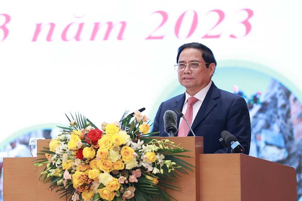 Thủ tướng Phạm Minh Chính phát biểu tuyên dương các lực lượng tham gia cứu nạn, cứu hộ làm nhiệm vụ tại Thổ Nhĩ Kỳ. (Ảnh: Dương Giang/TTXVN)