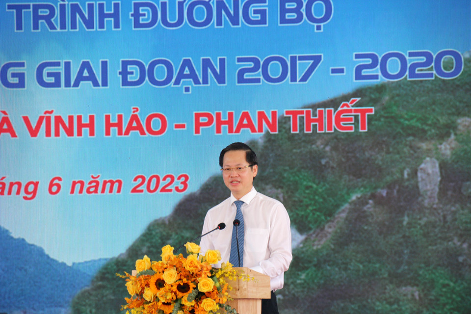 Ông Đoàn Anh Dũng, Chủ tịch Ủy ban Nhân dân tỉnh Bình Thuận phát biểu tại Lễ khánh thành tuyến Cao tốc Vĩnh Hảo-Phan Thiết. (Ảnh: Nguyễn Thanh/TTXVN)