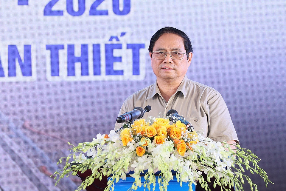 Thủ tướng Phạm Minh Chính phát biểu tại lễ khánh thành 2 tuyến Cao tốc Vĩnh Hảo-Phan Thiết và Cao tốc Nha Trang-Cam Lâm. (Ảnh: Dương Giang/TTXVN)