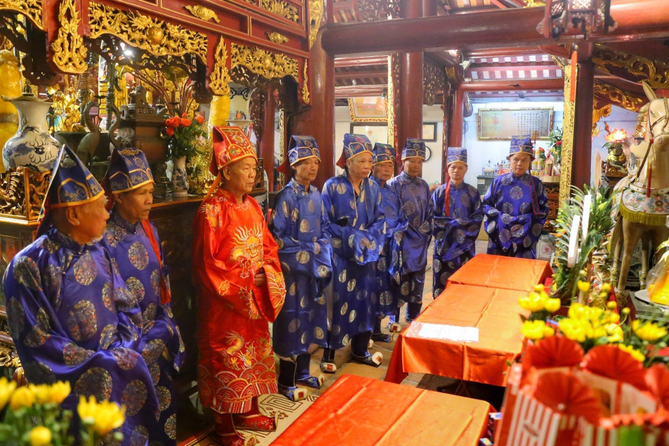 Đội tế nam tiến hành tế Thượng đẳng thần Cao Sơn Đại Vương. (Ảnh: Tuấn Đức/TTXVN) 