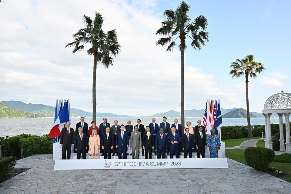 Hình ảnh Thủ tướng Phạm Minh Chính và các trưởng đoàn chụp ảnh chung. (Ảnh: Dương Giang/TTXVN)