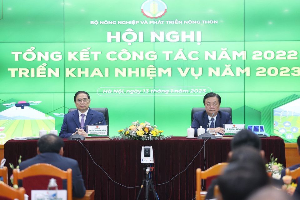 Thủ tướng Phạm Minh Chính và Bộ trưởng Bộ Nông nghiệp và Phát triển Nông thôn Lê Minh Hoan chủ trì hội nghị. (Ảnh: Dương Giang/TTXVN)