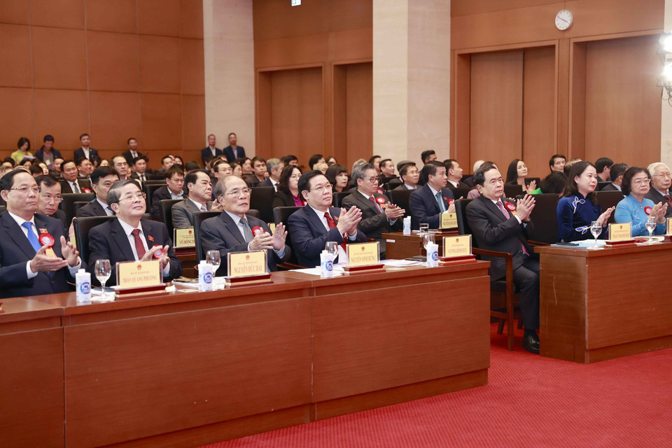 Chủ tịch Quốc hội Vương Đình Huệ và các đại biểu dự lễ kỷ niệm. (Ảnh: Doãn Tấn/TTXVN)