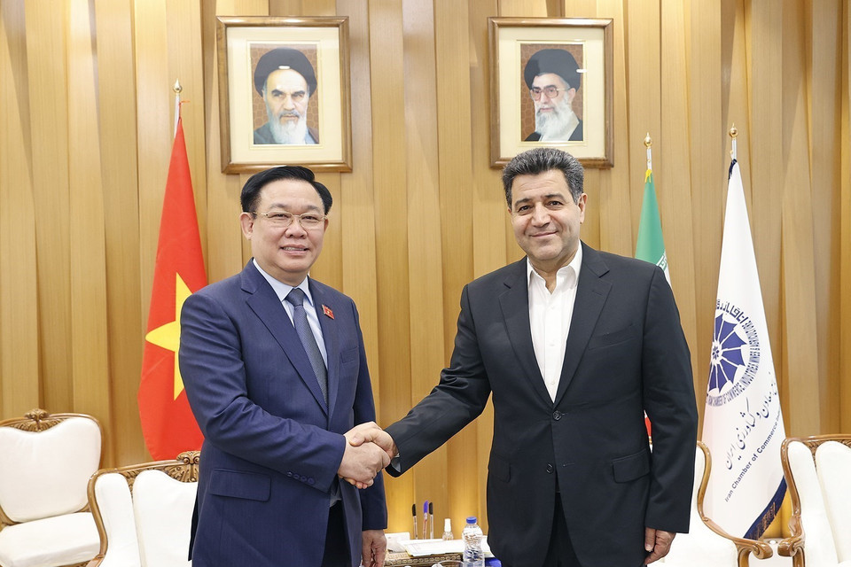 Sáng 9/8/2023, tại thủ đô Tehran, Chủ tịch Quốc hội Vương Đình Huệ tiếp một số doanh nghiệp lớn của Iran do ông Selahvarzi, Chủ tịch Phòng Thương mại, Công nghiệp, Mỏ và và Nông nghiệp Iran làm trưởng đoàn. (Ảnh: Doãn Tấn/TTXVN)