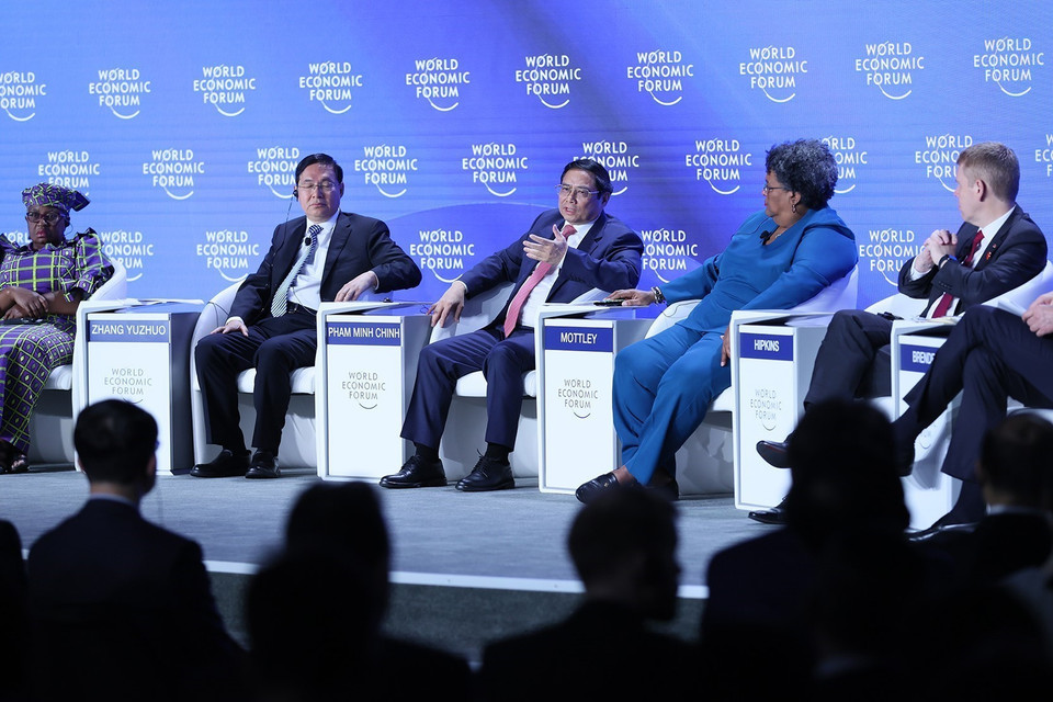 Thủ tướng Phạm Minh Chính khẳng định Việt Nam tiếp tục tập trung triển khai ba đột phá chiến lược về hạ tầng-thể chế-nhân lực; quan điểm xuyên suốt của Việt Nam là không hy sinh công bằng, an sinh xã hội, bảo vệ môi trường để chạy theo tăng trưởng đơn thuần. (Ảnh: Dương Giang/TTXVN)