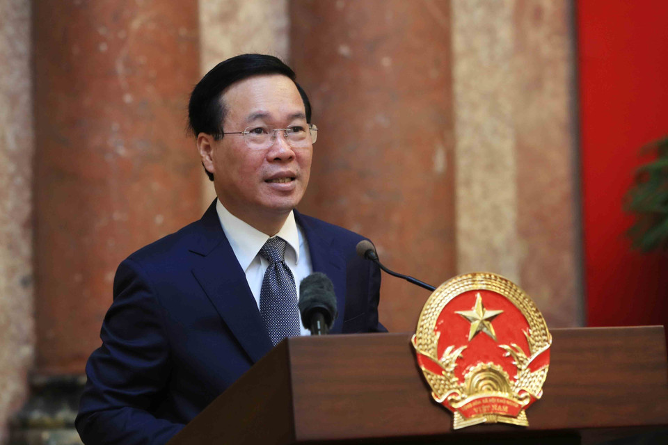 Chủ tịch nước Võ Văn Thưởng phát biểu tại buổi gặp mặt Đoàn đại biểu Người có Công với Cách mạng của tỉnh Trà Vinh. (Ảnh: An Đăng/TTXVN)