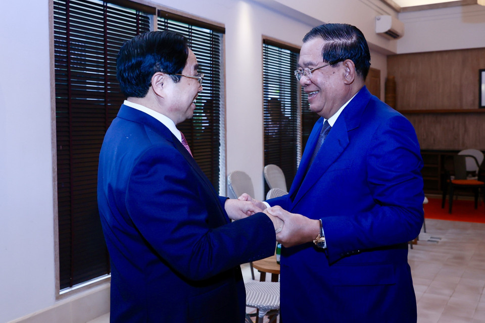 Chiều 9/5/2023, Thủ tướng Phạm Minh Chính gặp Thủ tướng Vương quốc Campuchia Samdech Techo Hun Sen nhân dịp sang dự Hội nghị cấp cao ASEAN lần thứ 42 tại Labuan Bajo, Indonesia. (Ảnh: Dương Giang/TTXVN)