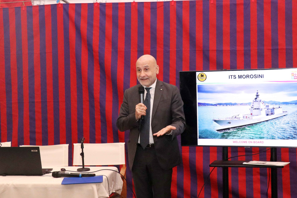 Đại sứ Italy tại Việt Nam Antonio Alessandro chia sẻ về ý nghĩa chuyến thăm của tàu ITS Morosini tới Thành phố Hồ Chí Minh. (Ảnh: Xuân Khu/TTXVN)