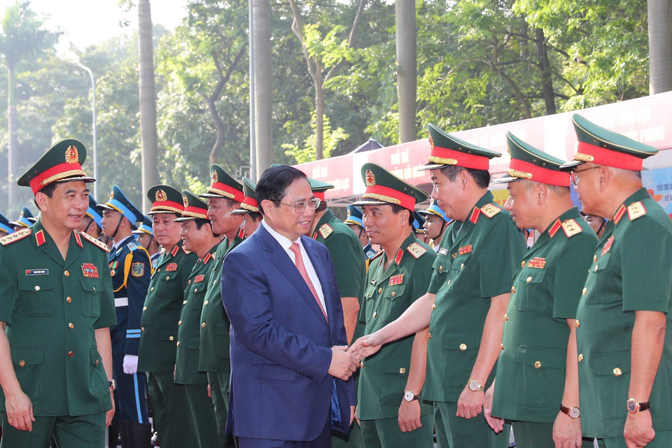 Thủ tướng Phạm Minh Chính và các đại biểu tham dự buổi lễ. (Ảnh: Trọng Đức/TTXVN)