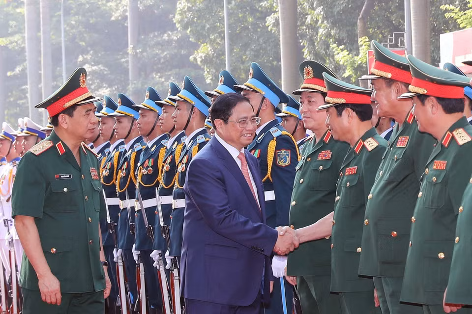 Sáng 18/5/2023, tại Hà Nội, Thủ tướng Phạm Minh Chính tới dự Chương trình tổng kết, trao Giải thưởng Tuổi trẻ sáng tạo trong Quân đội lần thứ 23. (Ảnh: Trọng Đức/TTXVN)