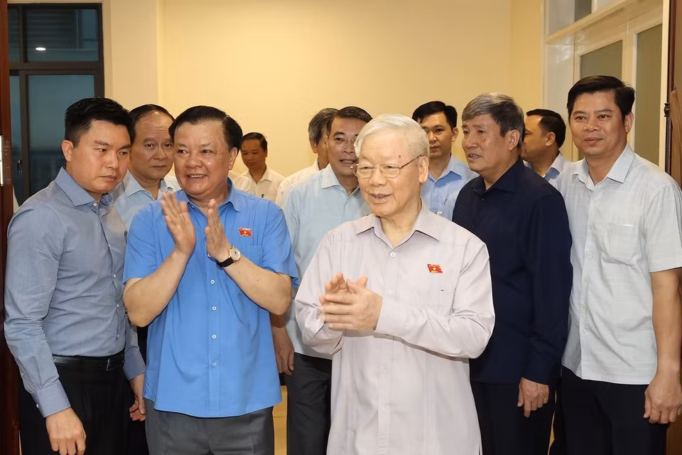 Buổi tiếp xúc cử tri được tổ chức trước kỳ họp thứ năm, Quốc hội khoá XV. (Ảnh: Trí Dũng/TTXVN)