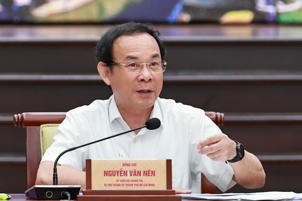Bí thư Thành ủy Thành phố Hồ Chí Minh Nguyễn Văn Nên điều hành hội nghị. (Ảnh: Dương Giang/TTXVN)