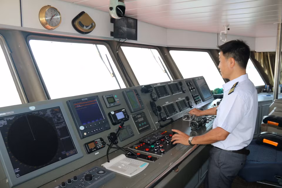 Tàu cao tốc Trưng Trắc được trang bị hệ thống lái hiện đại nhập khẩu trực tiếp từ Đức. (Ảnh: Nguyễn Thanh/TTXVN)