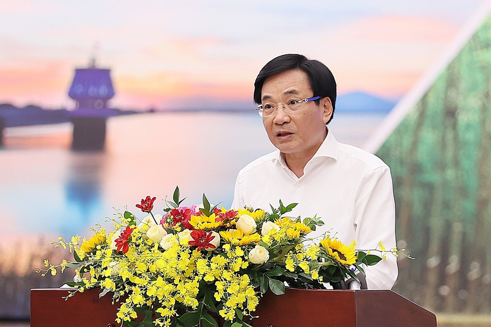 Bộ trưởng, Chủ nhiệm Văn phòng Chính phủ Trần Văn Sơn công bố Quyết định thành lập Hội đồng Điều phối Vùng Đông Nam Bộ. (Ảnh: Dương Giang/TTXVN)