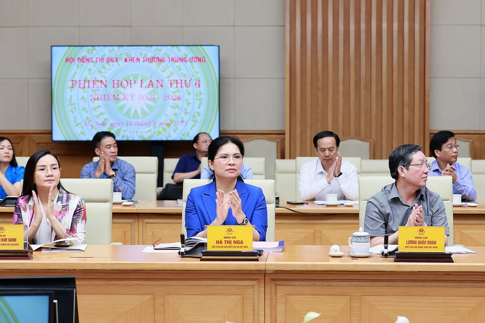 Các Ủy viên Hội đồng Thi đua-Khen thưởng Trung ương tham dự phiên họp. (Ảnh: Dương Giang/TTXVN) 