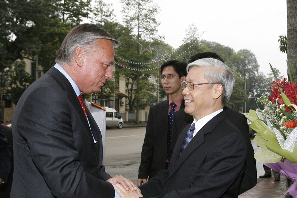 Chủ tịch Quốc hội Nguyễn Phú Trọng đón và hội đàm với Chủ tịch Hạ viện Bỉ Patrick Dewael thăm hữu nghị chính thức Việt Nam (Hà Nội, 14/4/2010). (Ảnh: Trí Dũng/TTXVN)