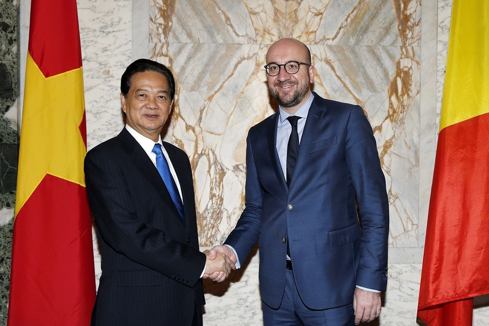 Thủ tướng Bỉ Charles Michel đón và hội đàm với Thủ tướng Nguyễn Tấn Dũng thăm chính thức Vương quốc Bỉ (Brussels, 2/12/2015). (Ảnh: Đức Tám/TTXVN)