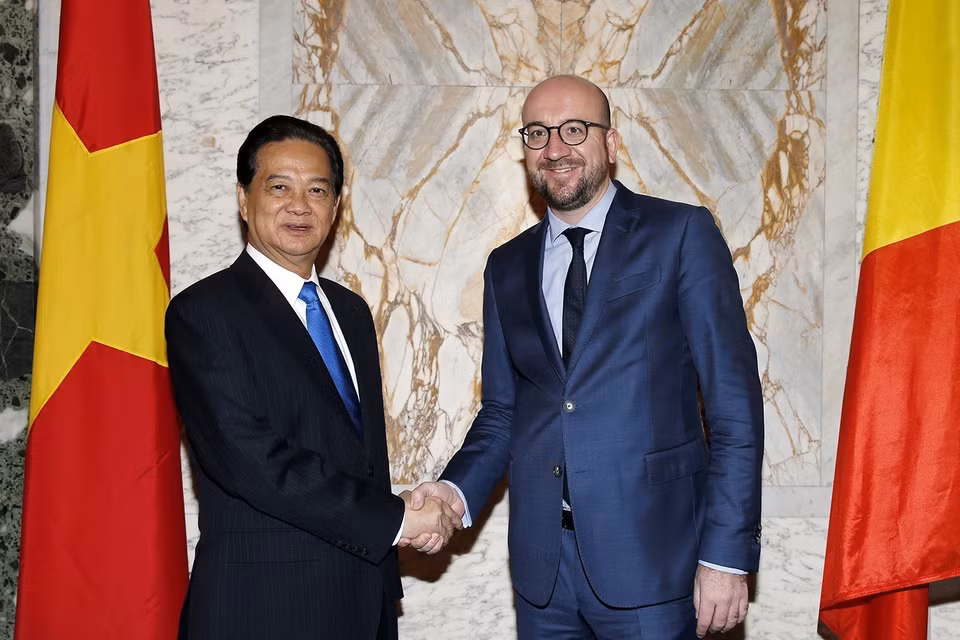 Thủ tướng Bỉ Charles Michel đón và hội đàm với Thủ tướng Nguyễn Tấn Dũng thăm chính thức Vương quốc Bỉ (Brussels, 2/12/2015). (Ảnh: Đức Tám/TTXVN)