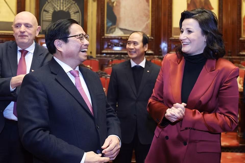 Thủ tướng Phạm Minh Chính hội kiến Chủ tịch Thượng viện Bỉ Stephanie D’Hose (Brussels, 15/12/2022). (Ảnh: Dương Giang/TTXVN)
