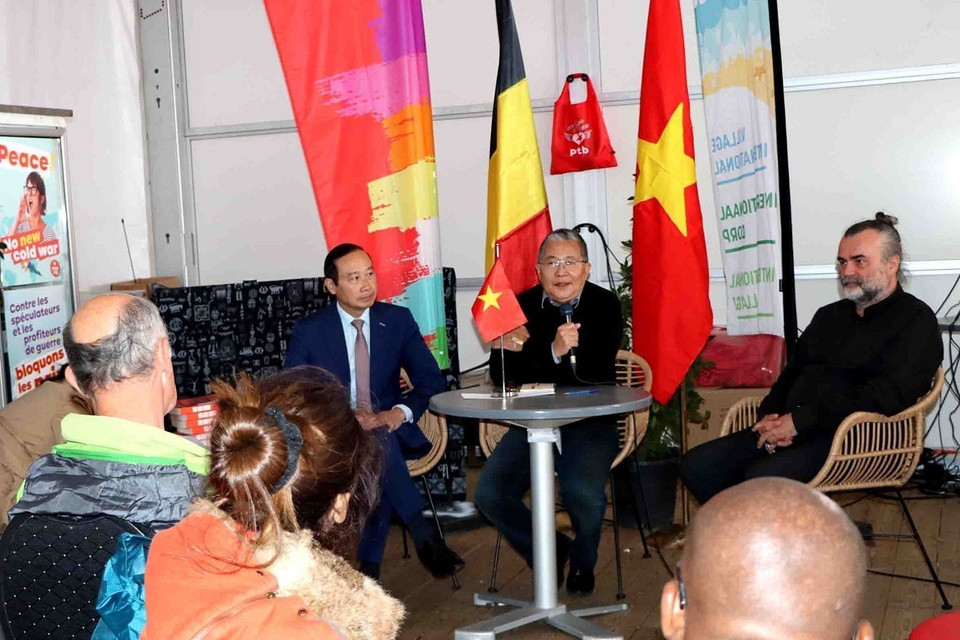 Tọa đàm giới thiệu di sản của Chủ tịch Hồ Chí Minh tại Lễ hội Manifesta (Đoàn kết) - một hoạt động chính trị-xã hội thường niên do Đảng Lao động Bỉ (PTB) tổ chức trong 2 ngày 17-18/9/2022 tại thành phố biển Ostende. (Ảnh: Hương Giang/TTXVN)