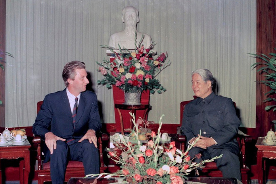 Tổng Bí thư Đỗ Mười tiếp Thái tử Bỉ Philippe thăm Việt Nam (Hà Nội, 3/12/1994). (Ảnh: Kim Hùng/TTXVN)