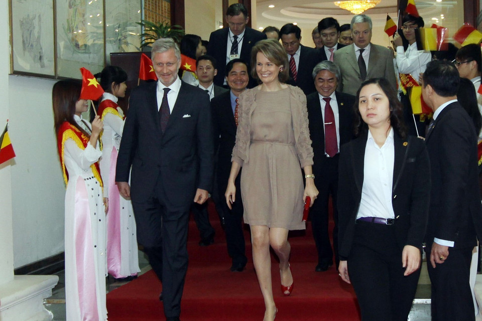 Nhân chuyến thăm Việt Nam, sáng 12/3/2012, Thái tử Vương quốc Bỉ Philippe và Công nương Mathilde đến dự và phát biểu tại hội thảo Xã hội và công nghệ không gian do Đại học Quốc gia Hà Nội tổ chức. (Ảnh: Trọng Đức/TTXVN)