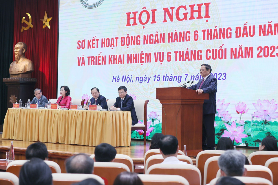 Hình ảnh Thủ tướng Phạm Minh Chính phát biểu chỉ đạo hội nghị triển khai nhiệm vụ ngân hàng 6 tháng cuối năm 2023. (Ảnh: Dương Giang/TTXVN)