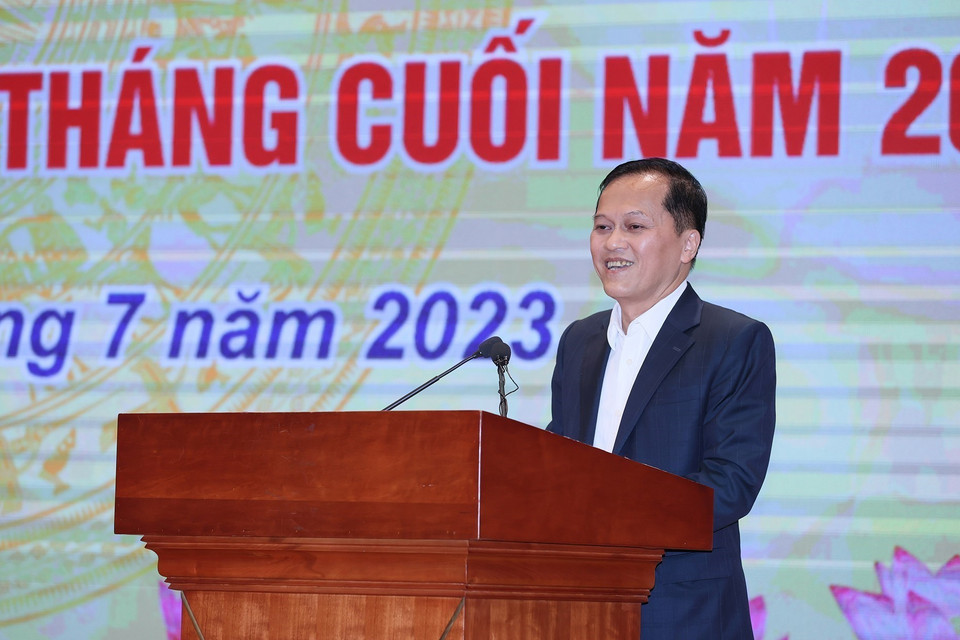 Ông Nguyễn Đức Vinh, Tổng giám đốc Ngân hàng Thương mại cổ phần Việt Nam Thịnh Vượng trình bày tham luận. (Ảnh: Dương Giang/TTXVN)