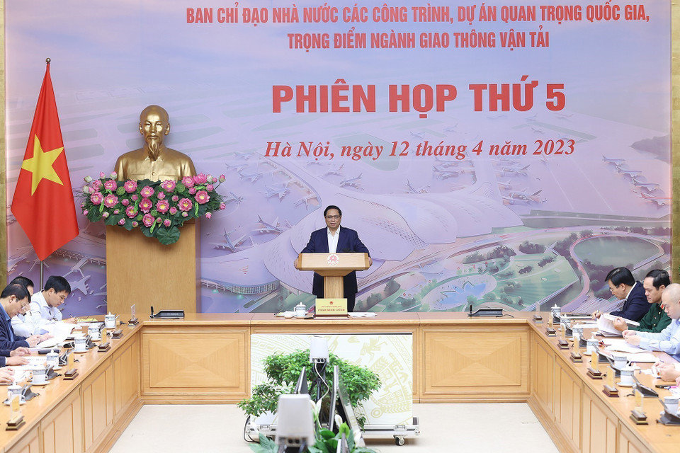 Sáng 12/4, Thủ tướng Phạm Minh Chính, Trưởng Ban Chỉ đạo chủ trì phiên họp thứ 5 Ban Chỉ đạo Nhà nước các công trình, dự án quan trọng quốc gia, trọng điểm ngành giao thông vận tải. (Ảnh: Dương Giang/TTXVN)