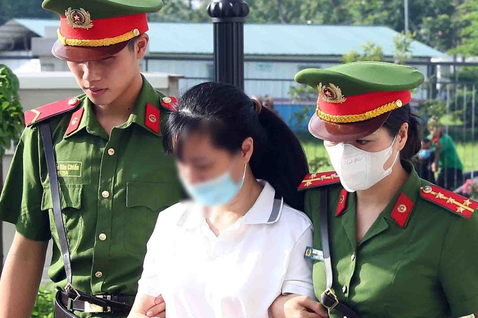 54 bị cáo trong vụ chuyến bay giải cứu bị Viện Kiểm sát Nhân dân Tối cao truy tố về các tội gồm Đưa hối lộ, Nhận hối lộ, Môi giới hối lộ, Lừa đảo chiếm đoạt tài sản và Lợi dụng chức vụ, quyền hạn trong khi thi hành công vụ. (Ảnh: Phạm Kiên/TTXVN)