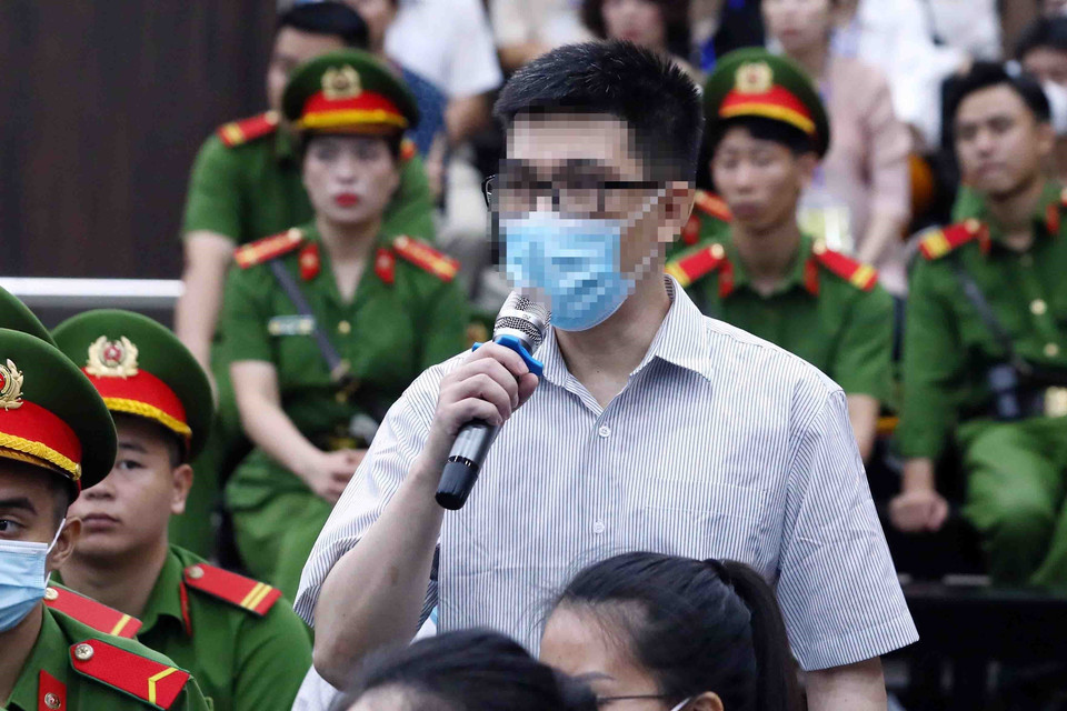 Bị cáo Nguyễn Quang Linh, cựu Trợ lý Phó Thủ tướng, khai báo trước tòa. (Ảnh: Phạm Kiên/TTXVN)