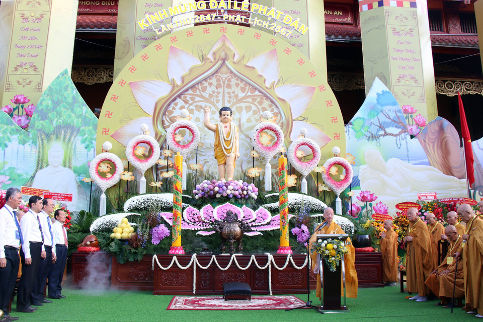 Hình ảnh Hòa thượng Thích Trí Quảng, Pháp chủ Giáo hội Phật giáo Việt Nam đọc Thông điệp Đại lễ Phật đản Phật lịch 2567.(Ảnh: Tiến Lực/TTXVN) 