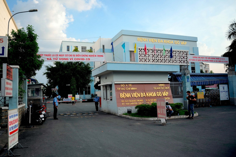Từ ngày 3/6, Bệnh viện Đa khoa quận Gò Vấp tạm ngưng khám bệnh ngoại trú do có trường hợp dương tính với SARS-CoV-2 đến khám bệnh. (Ảnh: An Hiếu/TTXVN)