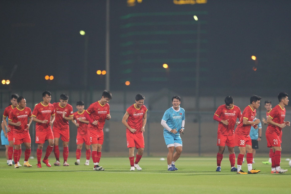 Các cầu thủ đội tuyển Việt Nam trên sân tập. (Ảnh: Hoàng Linh/TTXVN)