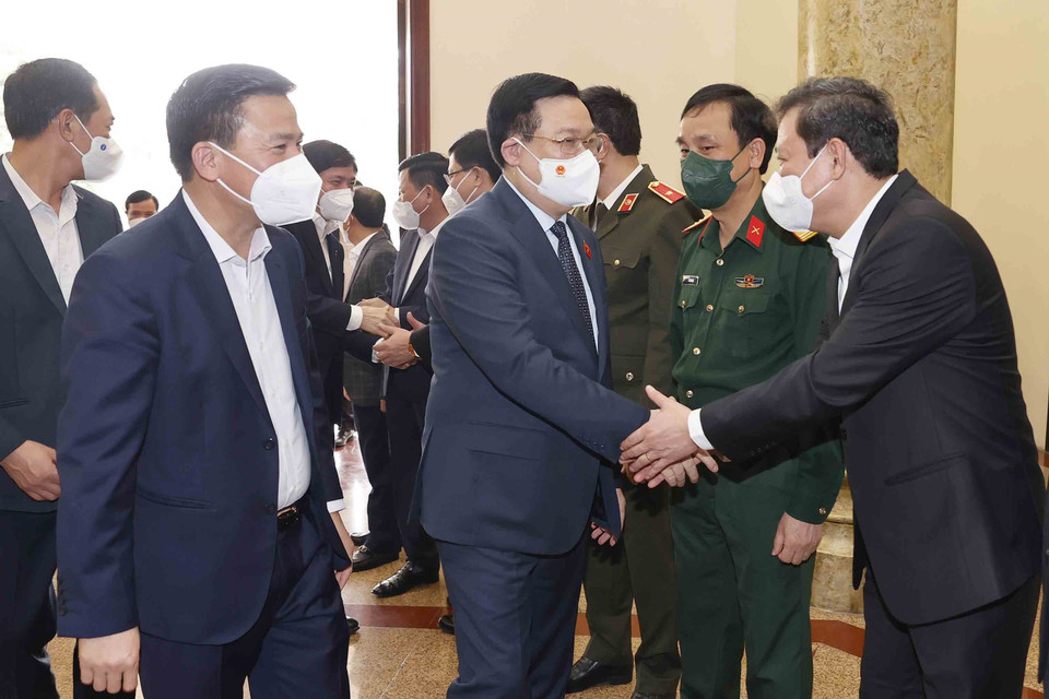 Chủ tịch Quốc hội Vương Đình Huệ với các đại biểu. (Ảnh: Doãn Tấn/TTXVN)