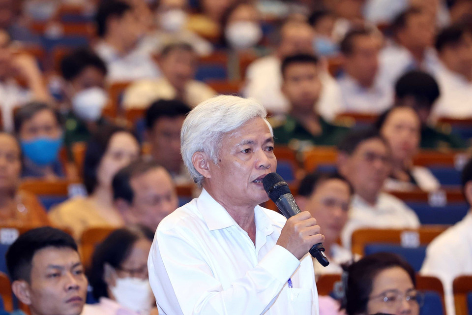 Cử tri Lê Quang Toàn, tổ 21 phường Hải Châu 1, quận Hải Châu phát biểu. (Ảnh: Thống Nhất/TTXVN)