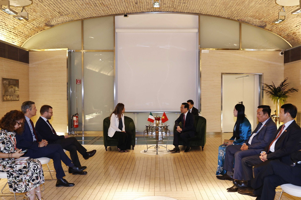 Chủ tịch nước Võ Văn Thưởng tiếp bà Chiara Gribaudo, Phó Chủ tịch Đảng Dân chủ Italy. (Ảnh: Thống Nhất/TTXVN)