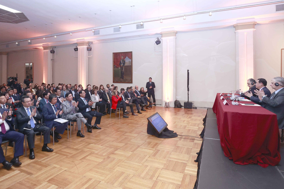 Chủ tịch Quốc hội Vương Đình Huệ phát biểu chính sách '50 năm quan hệ ngoại giao Argentina-Việt Nam: Hiện tại và tương lai.' (Ảnh: Doãn Tấn/TTXVN)