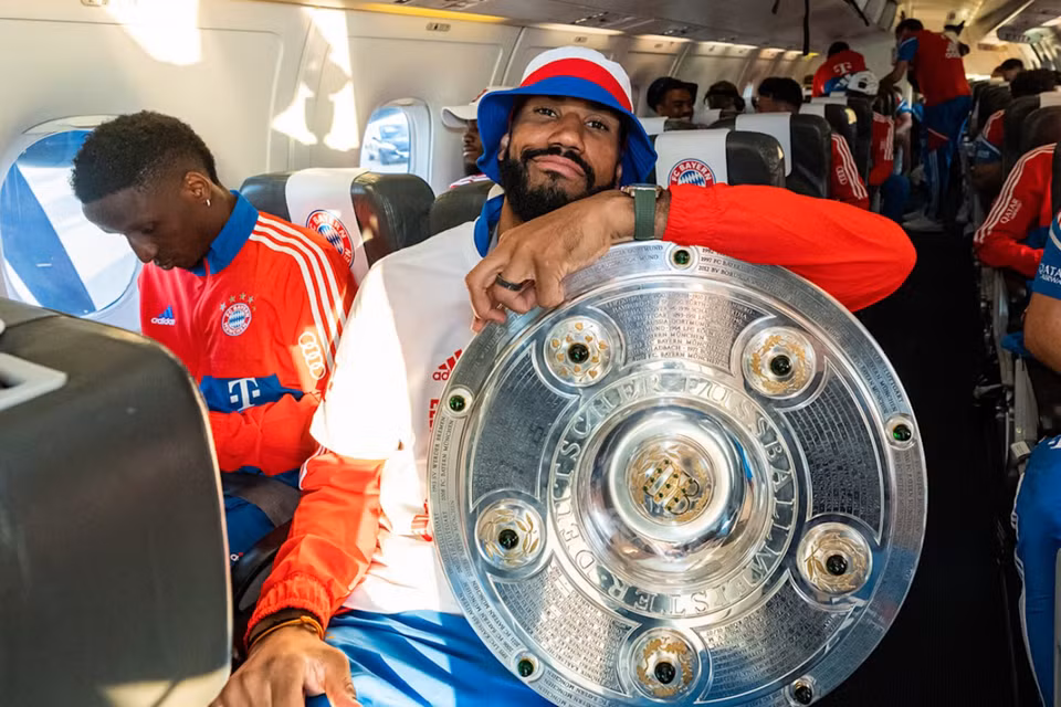 ...và mang Đĩa bạc về nhà. (Nguồn: FcBayern)