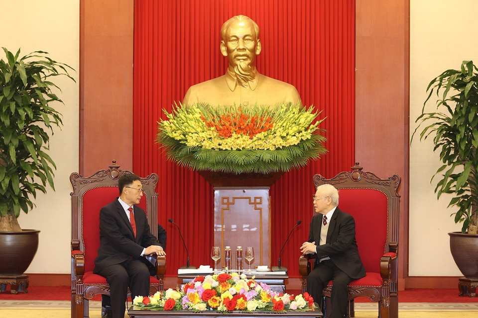 Tổng Bí thư Nguyễn Phú Trọng tiếp ông Lưu Ninh, Bí thư Đảng ủy Khu tự trị dân tộc Choang Quảng Tây, Trung Quốc. (Ảnh: Trí Dũng/TTXVN)