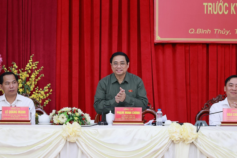 Thủ tướng Phạm Minh Chính dự Hội nghị tiếp xúc cử tri thành phố Cần Thơ trước Kỳ họp thứ 5, Quốc hội khóa XV. (Ảnh: Dương Giang/TTXVN)