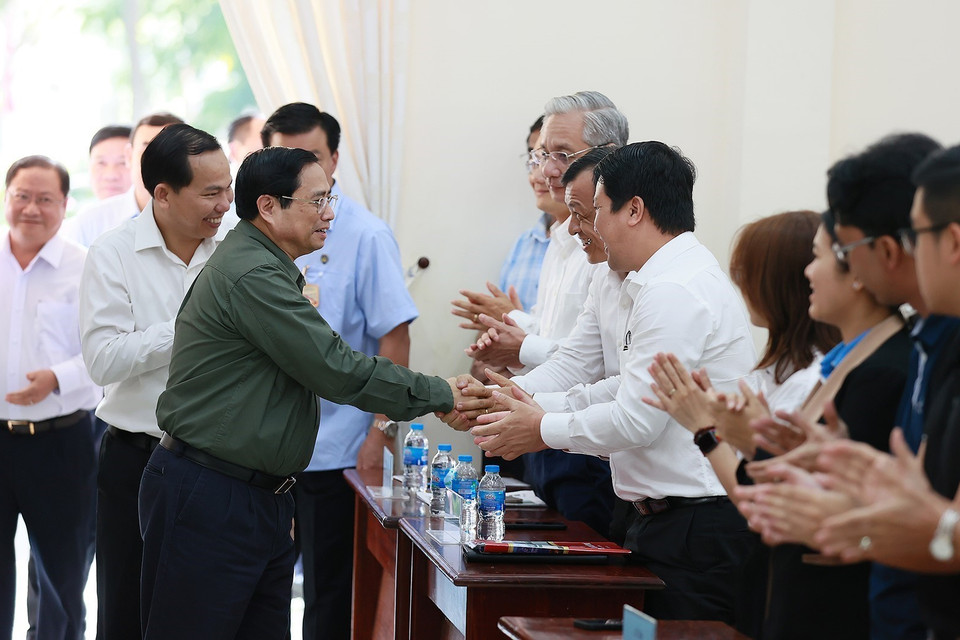 Thủ tướng Phạm Minh Chính với cử tri thành phố Cần Thơ. (Ảnh: Dương Giang/TTXVN)