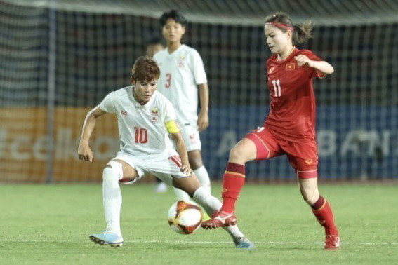 Đội tuyển Việt Nam chủ động chơi tấn công ngay sau tiếng còi khai cuộc và sớm có bàn thắng. (Ảnh: Minh Quyết/TTXVN)